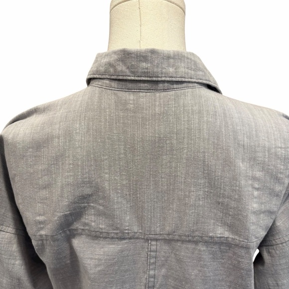 Mountain Hardwear | Women’s Button Front Shirt | Light Gray | Size M - Picture 5 of 15